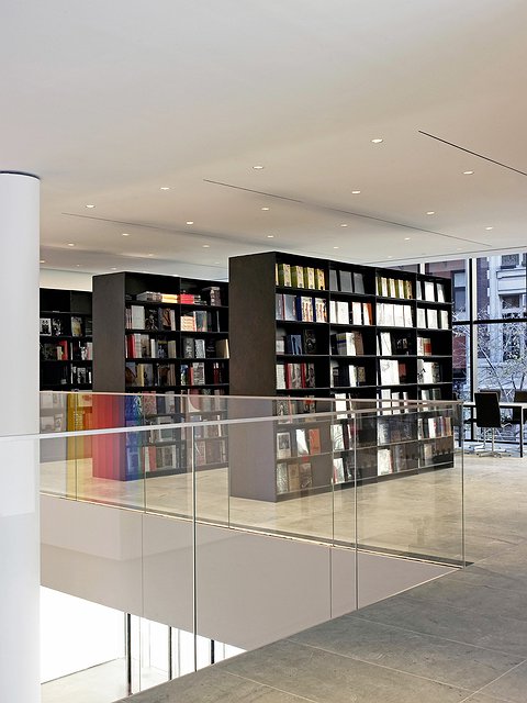 Moma store